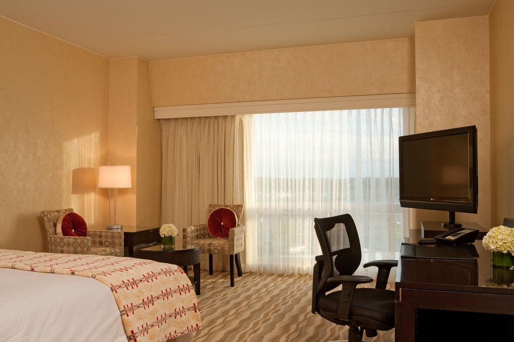 Renaissance Boston Patriot Place Hotel Фоксборо Экстерьер фото